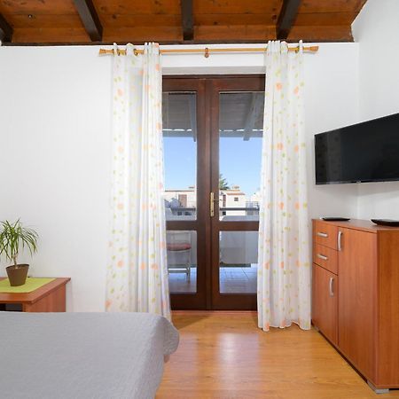 Apartment Pinjola Porec Exterior photo